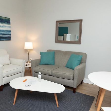The Acorn Suites メバネ エクステリア 写真